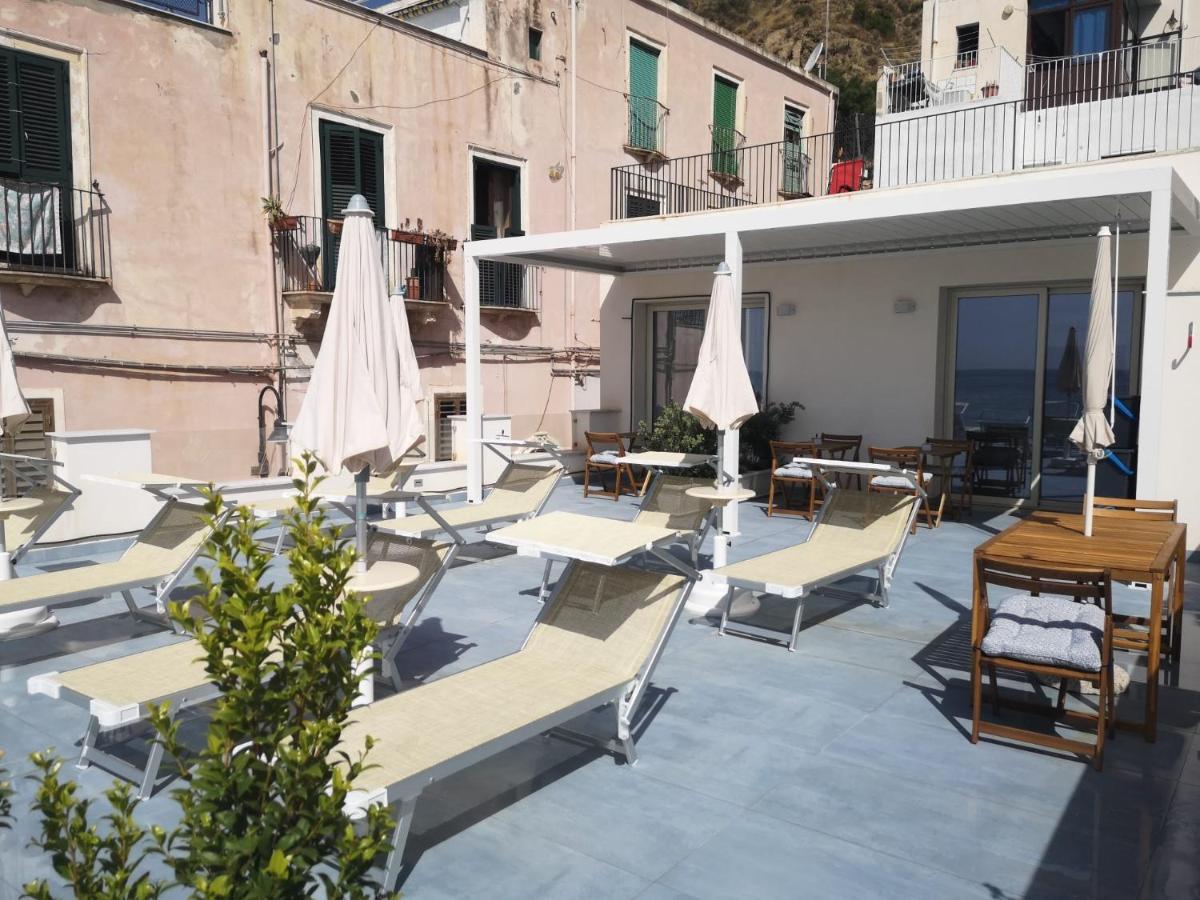 Tulla'S Hotel Giardini-Naxos Buitenkant foto